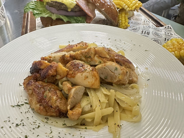 Yoho mix Burger 店😆