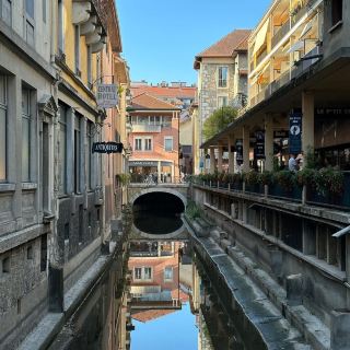 🚣‍♀️🌿 Annecy’s Canals: A Fairytale Stroll Through the "Venice of the Alps