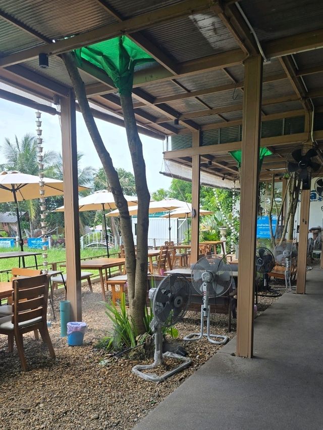 มะลิ คาเฟ่ ร้านติดริมทุ่งนา มีดนตรีสด ศ-ส-อา
