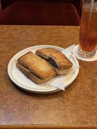 ☕【東京・淡路町 珈琲ショパン】クラシックが流れる地下の名喫茶で、心ほぐれる午後を