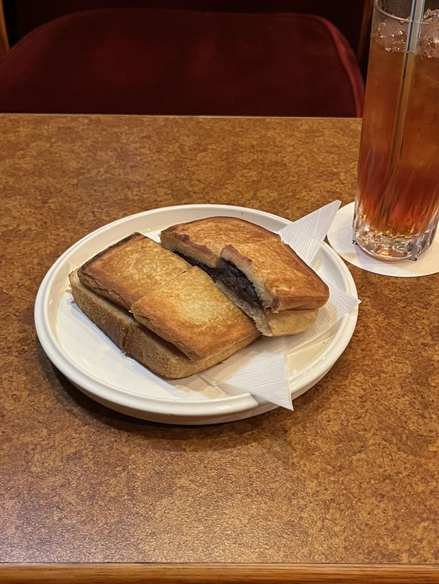 ☕【東京・淡路町 珈琲ショパン】クラシックが流れる地下の名喫茶で、心ほぐれる午後を