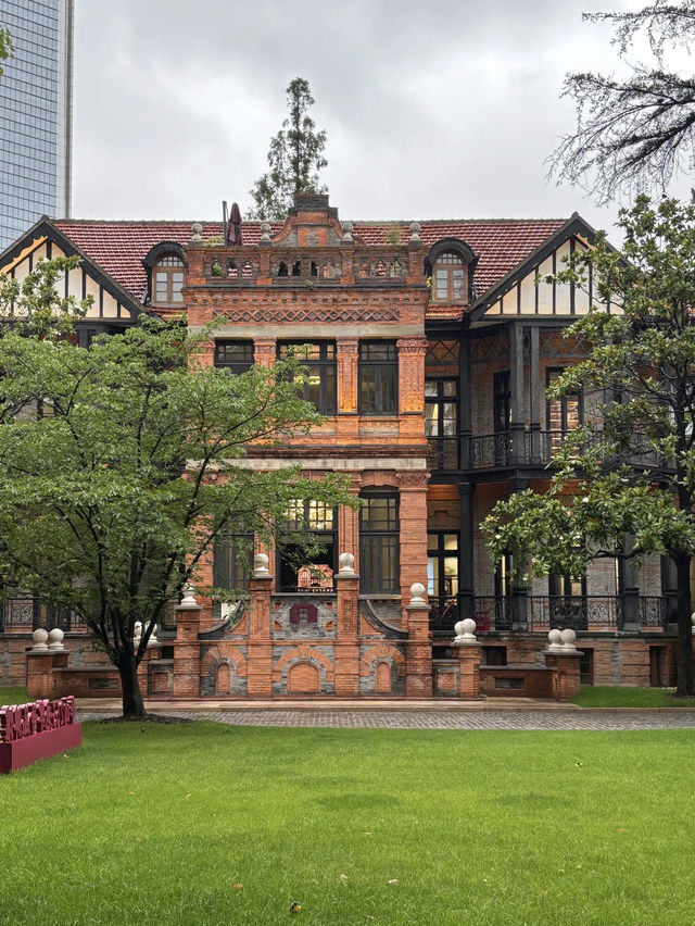 Drummond Residence (德莱蒙德住宅) – A Hidden English Tudor Gem in Shanghai 