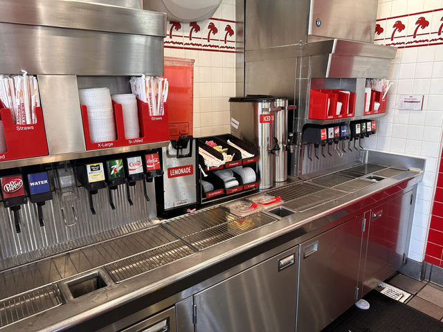 【In-N-Out Burger｜カリフォルニア発！シンプル＆絶品な大人気バーガー】