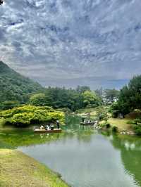 리쓰린공원에서 가장 우아한 체험 중 하나는 바로 南湖周遊和船 (와센 보트) 타기
