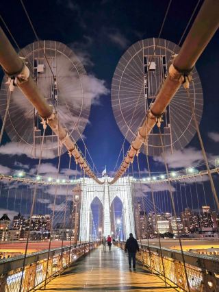 New York's Most Iconic Walking Route: A Stroll Across the Brooklyn Bridge