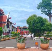 ไหว้พระทำบุญทีวัดเจดีย์หลวงวรวิหานจังหวัดเชียงใหม่