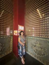 Exploring the Buddha Tooth Relic Temple – A Cultural Gem in the Heart of Singapore