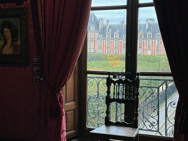 Explore Paris's Marais District: Free Museums Worth My Time! 🇫🇷🏛️