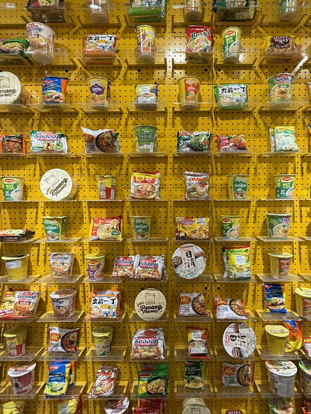 PSA to All Ramyeon & Maggi Fans: This KKV Outlet Is Your Dreamland 📢🍜💛