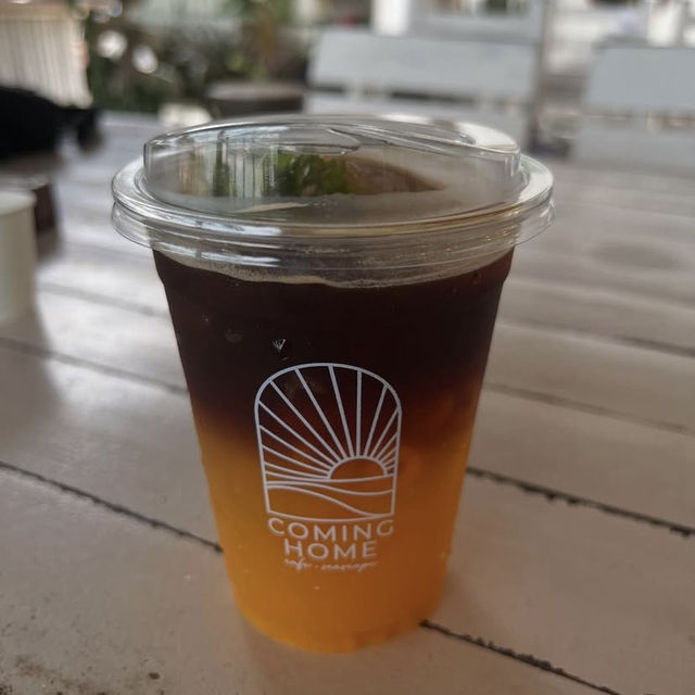 📍 Coming Home Café – ราไวย์ ภูเก็ต