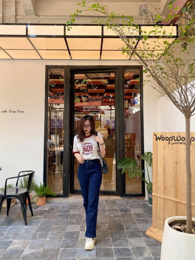 Woop Woop Cafe & Bistro