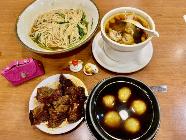 漢神百貨旁巷內最夯的（龍袍湯包）非吃不可的美食