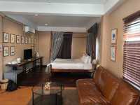 Brown Room: Naptel Changmoi 