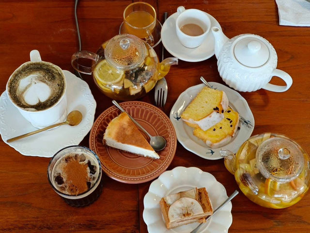 在尖石鄉Tsui Cafe凝望著飄渺山嵐及享受靜謐的午後