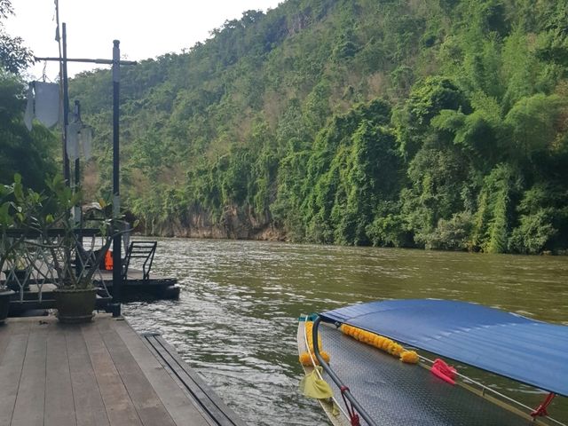 River Kwai Resotel, กาญจนบุรี สาย ธรรมชาติ ต้องชอบ