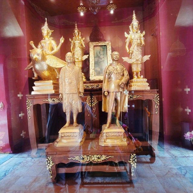 สักการะองค์พระหลักเมืองปทุมธานี