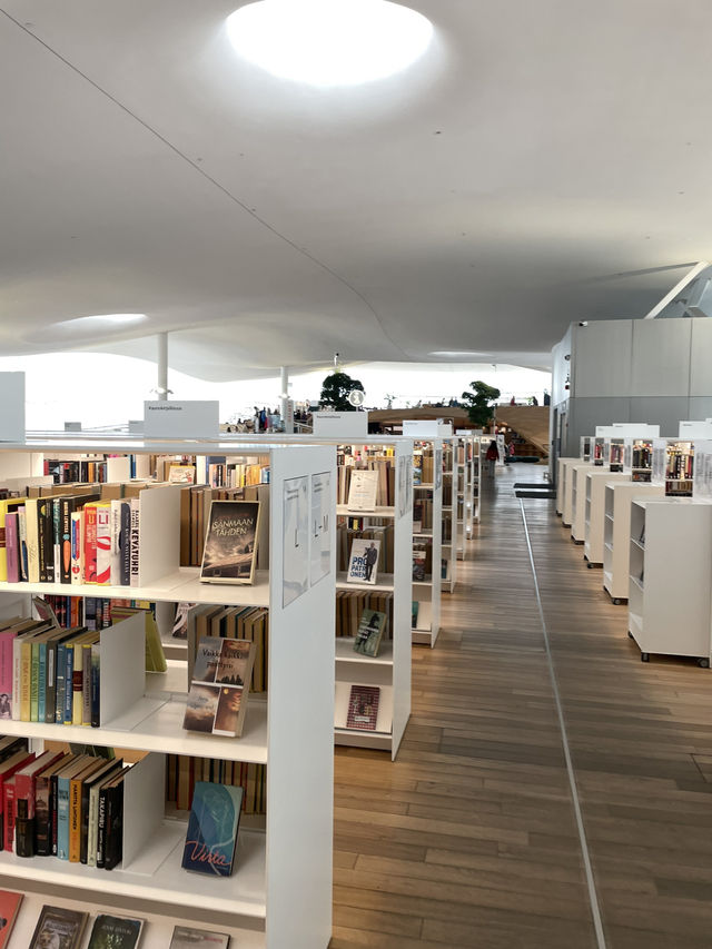 📖🇫🇮 책을 넘어 문화로! Oodi – 헬싱키 중앙 도서관 방문기 ✨