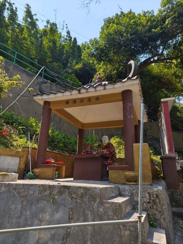 一級歷史建築的青山寺