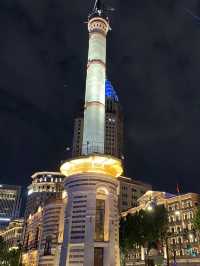 上海外灘，看夜景，也看上海的新與舊。