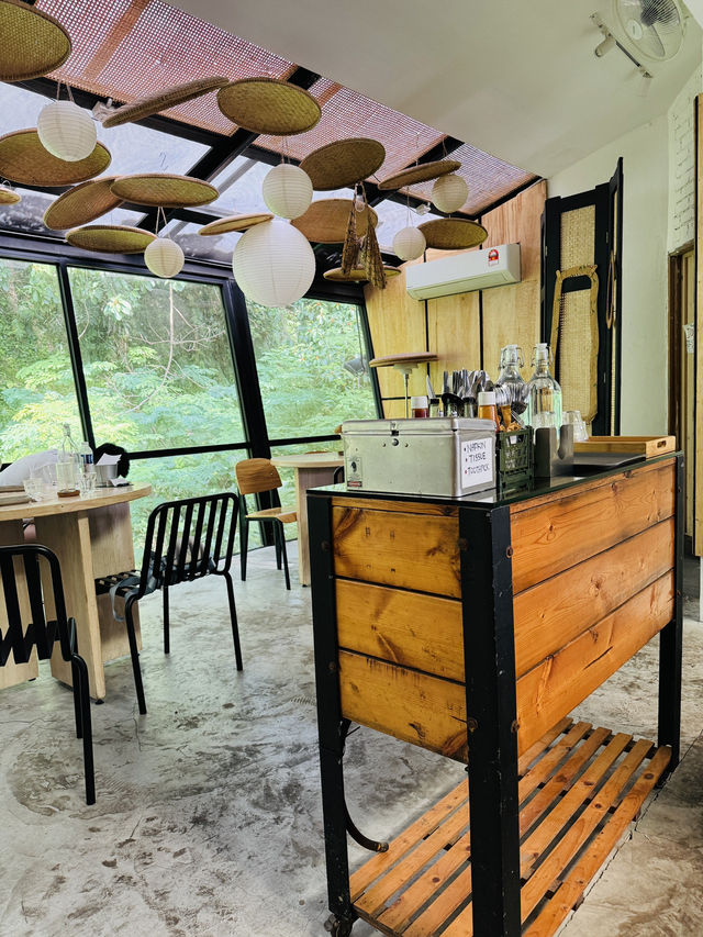 Hidden Gem in the City: Woo! Cafe