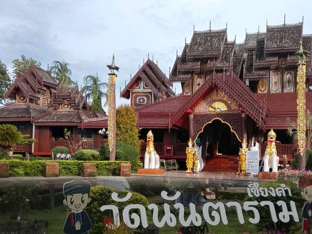 ความงาม..วิหารไม้สัก วัดนันตาราม
