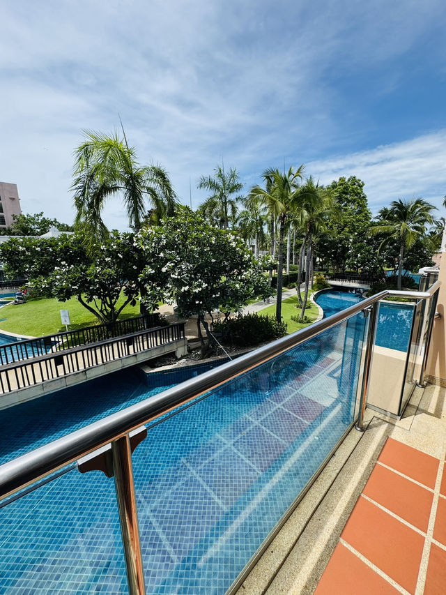 พักผ่อนสบายๆ ติดทะเล ที่ Sheraton Huahin