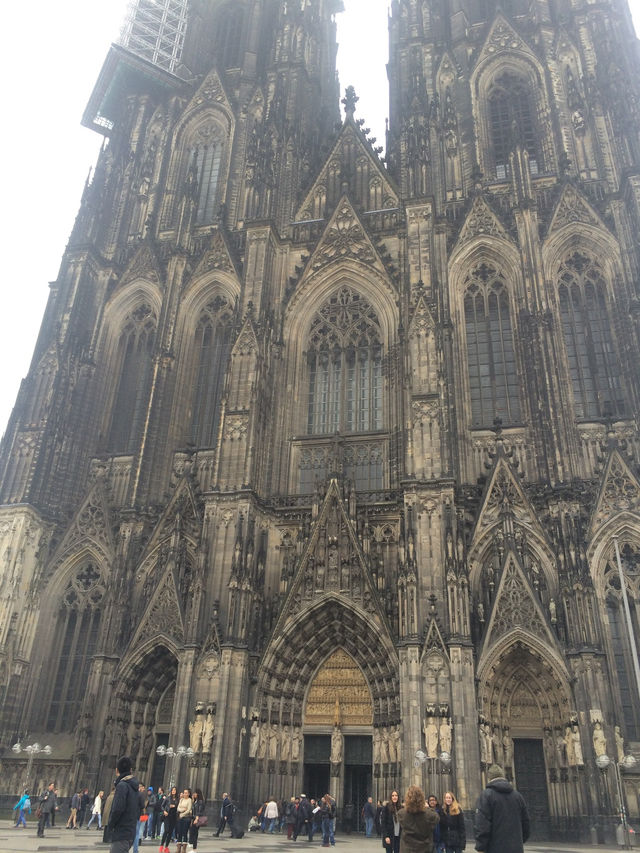 【Kölner Dom／ケルン大聖堂｜“世界遺産にしてドイツが誇るゴシックの最高傑作”】