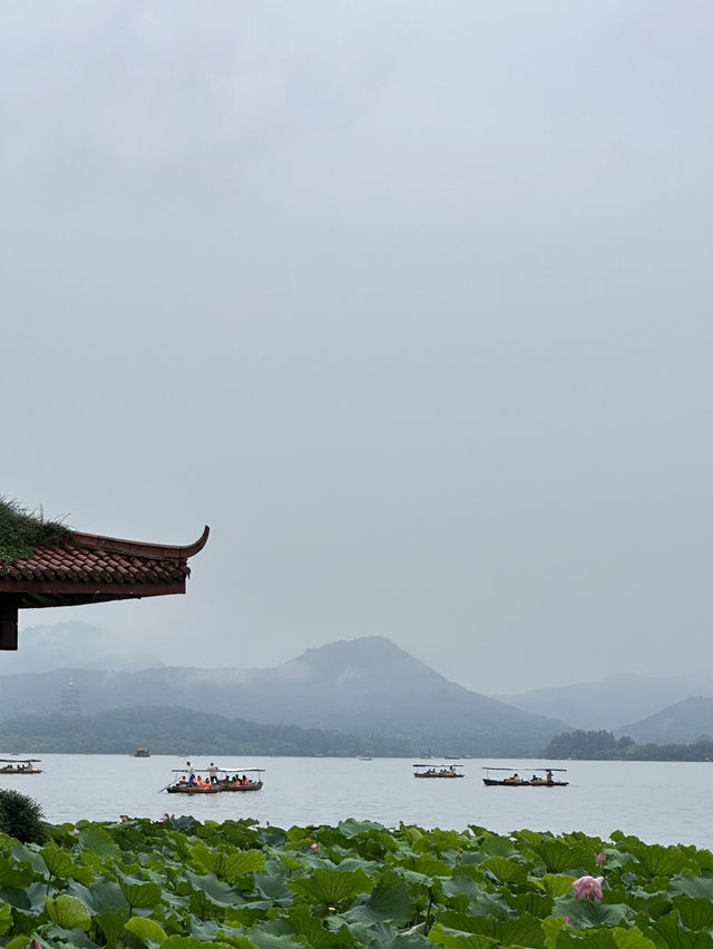 West Lake: Hangzhou: Where Poets, Emperors & Mist Crowned Hills Paint Paradise