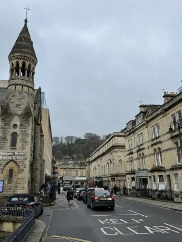 시간을 거슬러 걷는 도시, 배스 