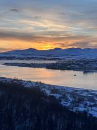 🌌 北緯69度的午夜藍｜Tromsø 夜景觀景台推薦