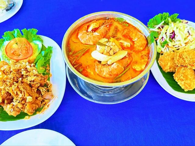 Lung Sawai Seafood – Authentic Thai Flavors