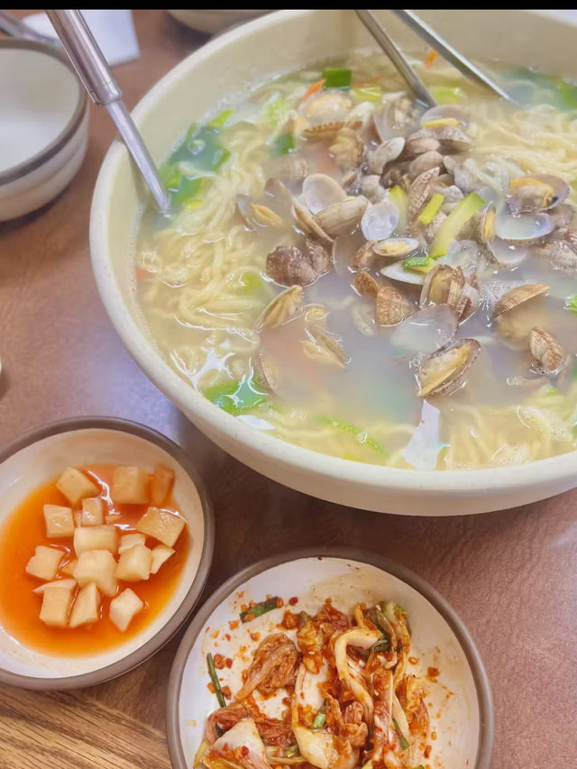 진주에서의 맛과 향 - 칼국수 한 그릇, 커피 한 잔 🍜💕☕️