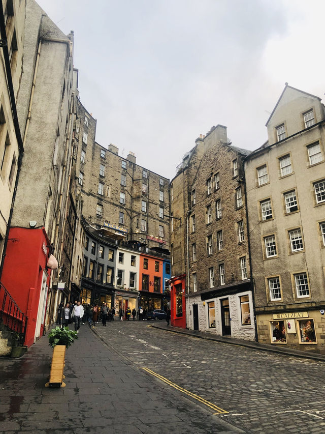 Mystical Mists 🧙 & Medieval Whispers 🏰🪄❤️🔥 Lost in the spell of Edinburgh Mystical Mists 🧙 & Medieval Whispers 🏰🪄❤️🔥 Lost in the spell of Edinburgh