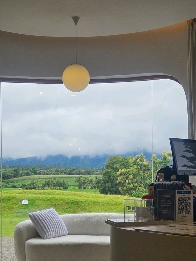 Atmosphere : คาเฟ่วิวภูเขาที่สวยจนอยากหยุดเวลา Atmosphere : คาเฟ่วิวภูเขาที่สวยจนอยากหยุดเวลา