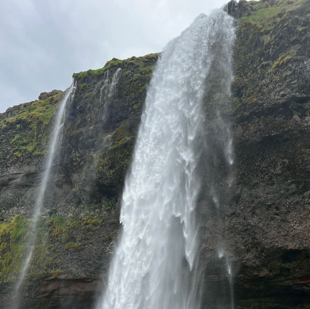 Seljalandsfoss – Iceland’s Iconic Waterfall You Can Walk Behind