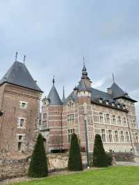 Revolving Around the Beauty of Architecture: Eyes – Belgium 