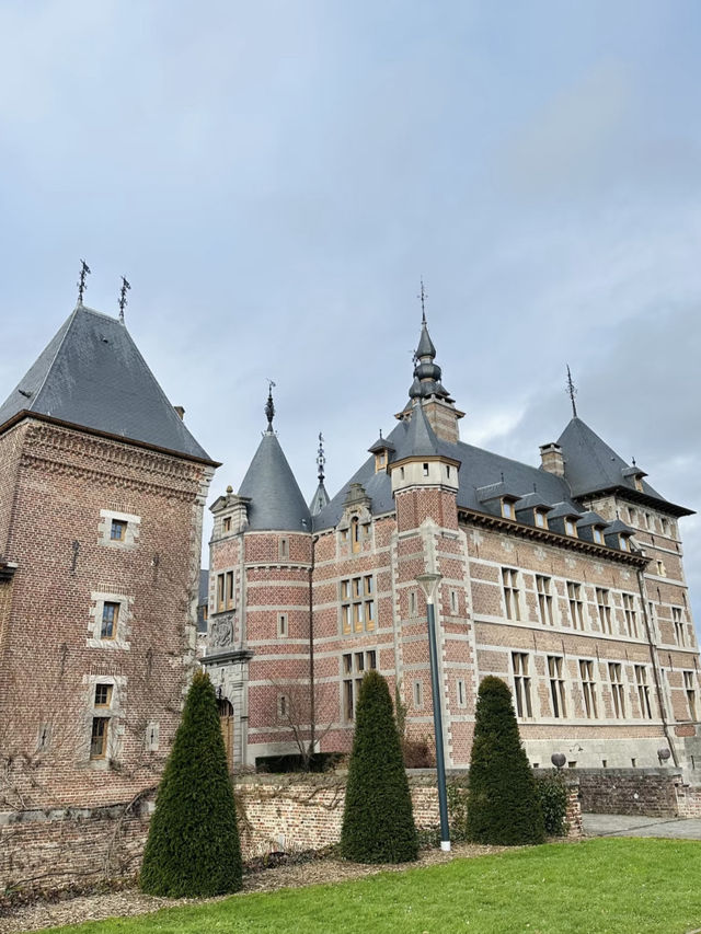 Revolving Around the Beauty of Architecture: Eyes – Belgium 