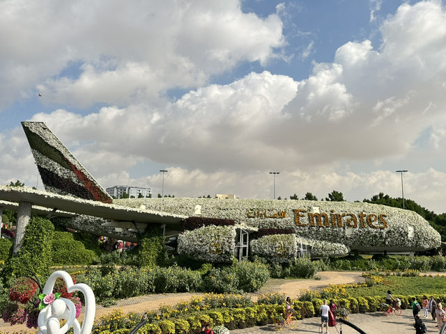 🌸💕 Step Into a Floral Fantasy at Dubai Miracle Garden