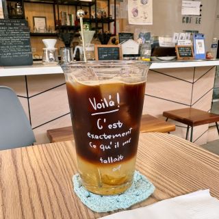 感覚的な雰囲気のカフェ、フィリピンのCube Coffee