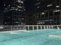 無邊際泳池打卡配絕美夜景