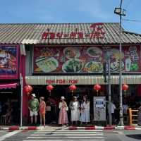 Phuket Old Town Foodie Frenzy: Eat Your Way Through the Best Local Gems! 😋🌴