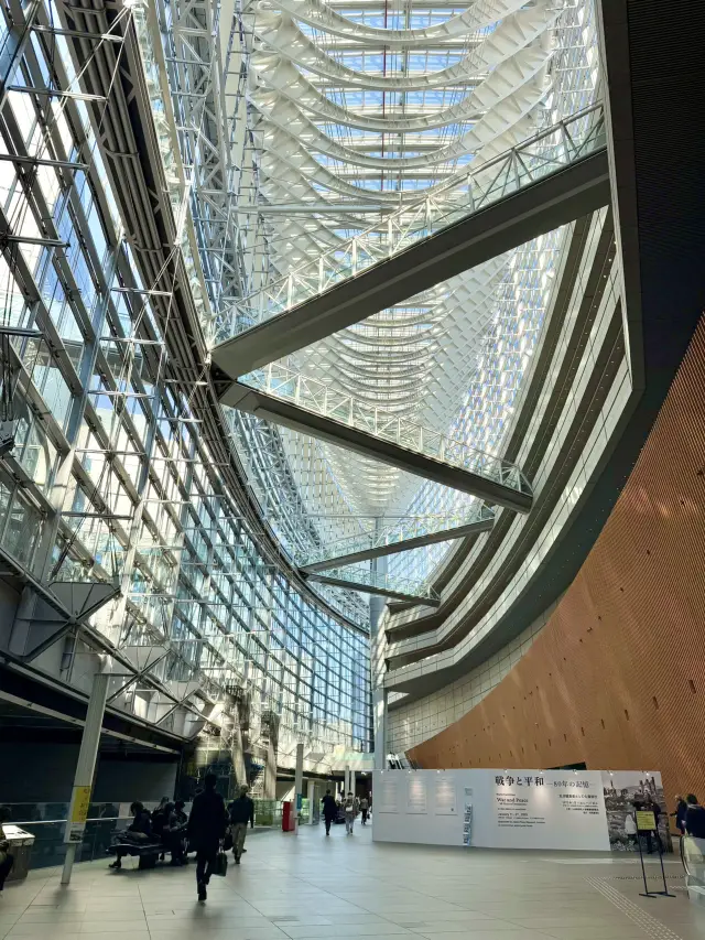 🍔 Urban Lunch & Architecture at Tokyo International Forum