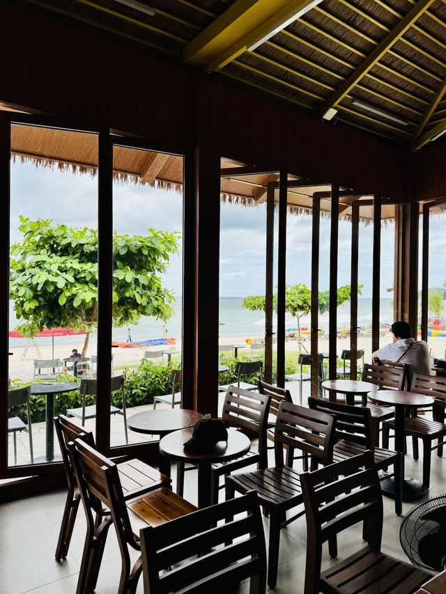 🌊 Coffee by the Waves – Highlands at Bai Sao Beach