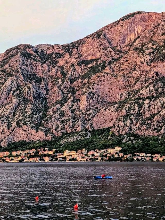 🏖️🌊 Mogren Beach – Montenegro’s Coastal Paradise 🏖️🌊 Mogren Beach – Montenegro’s Coastal Paradise