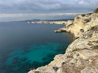 การผสมผสานอันน่าทึ่งระหว่างประวัติศาสตร์และทัศนียภาพทะเล