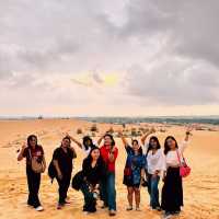 Red Sand Dunes: สัมผัสเนินทรายแดง วิวสุดมหัศจรรย์