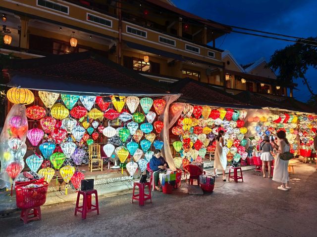 Hoi An Old Town, Coconut Boat & Morning Glory Restaurant