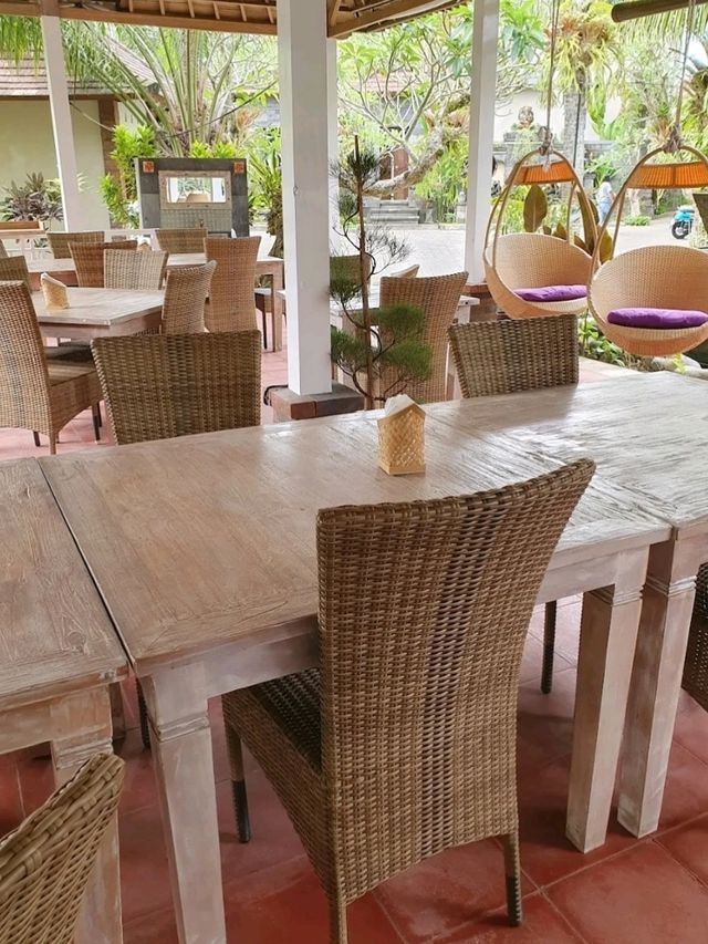 EXCELLENT VEGAN CAFÉ IN BALI.