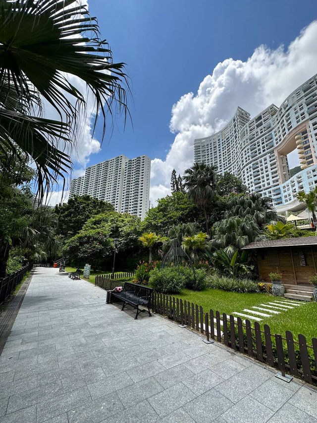 Repulse Bay — пляжный район Гонконга Repulse Bay — пляжный район Гонконга