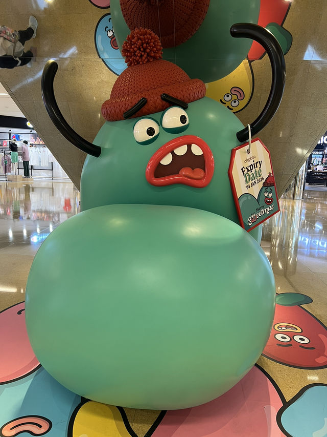 香港太古城中心化身聖誕糖果樂園😯仲送熊仔笑笑糖掛飾? 香港太古城中心化身聖誕糖果樂園😯仲送熊仔笑笑糖掛飾?